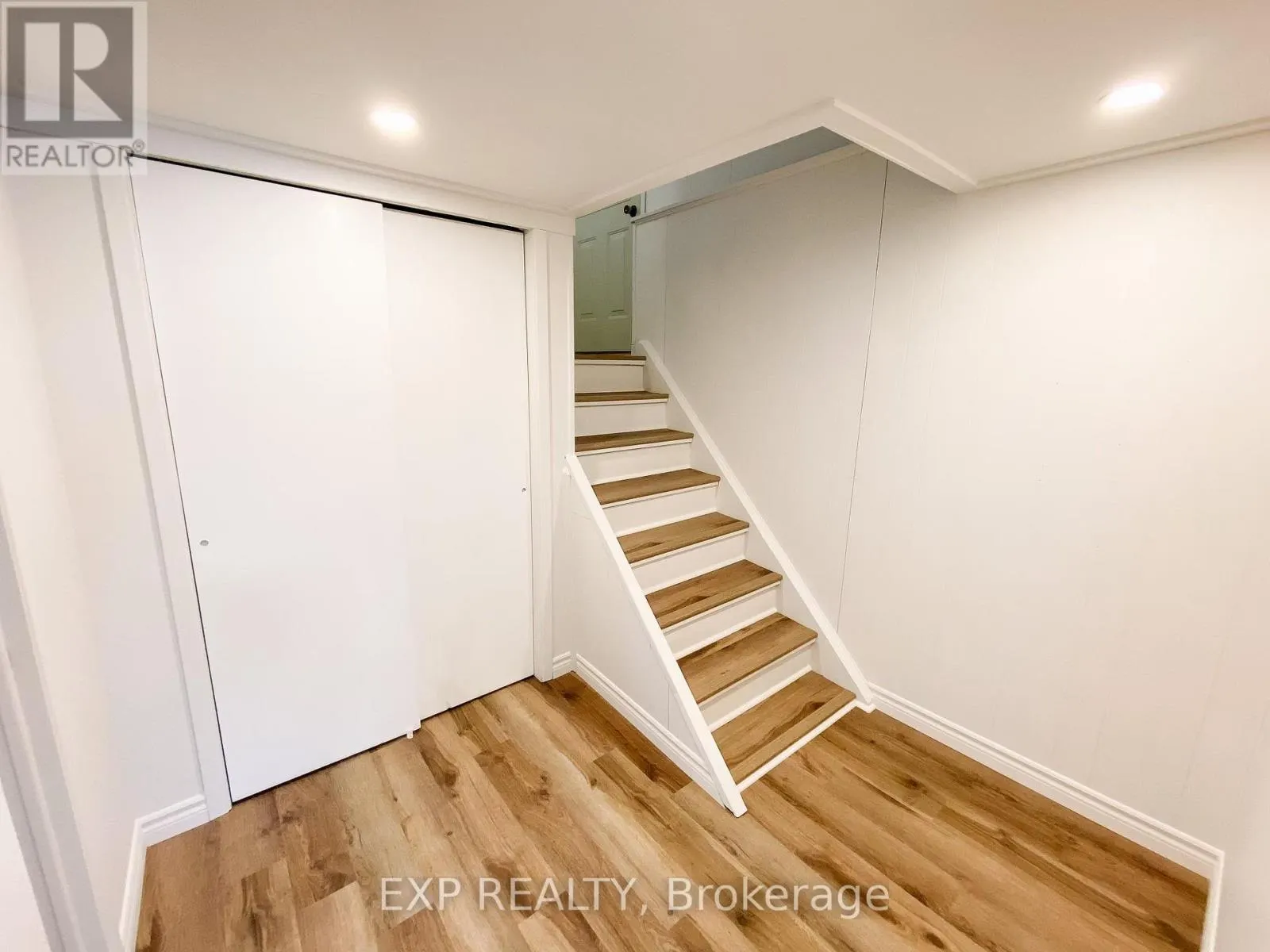 19 FAIRCREST AVENUE