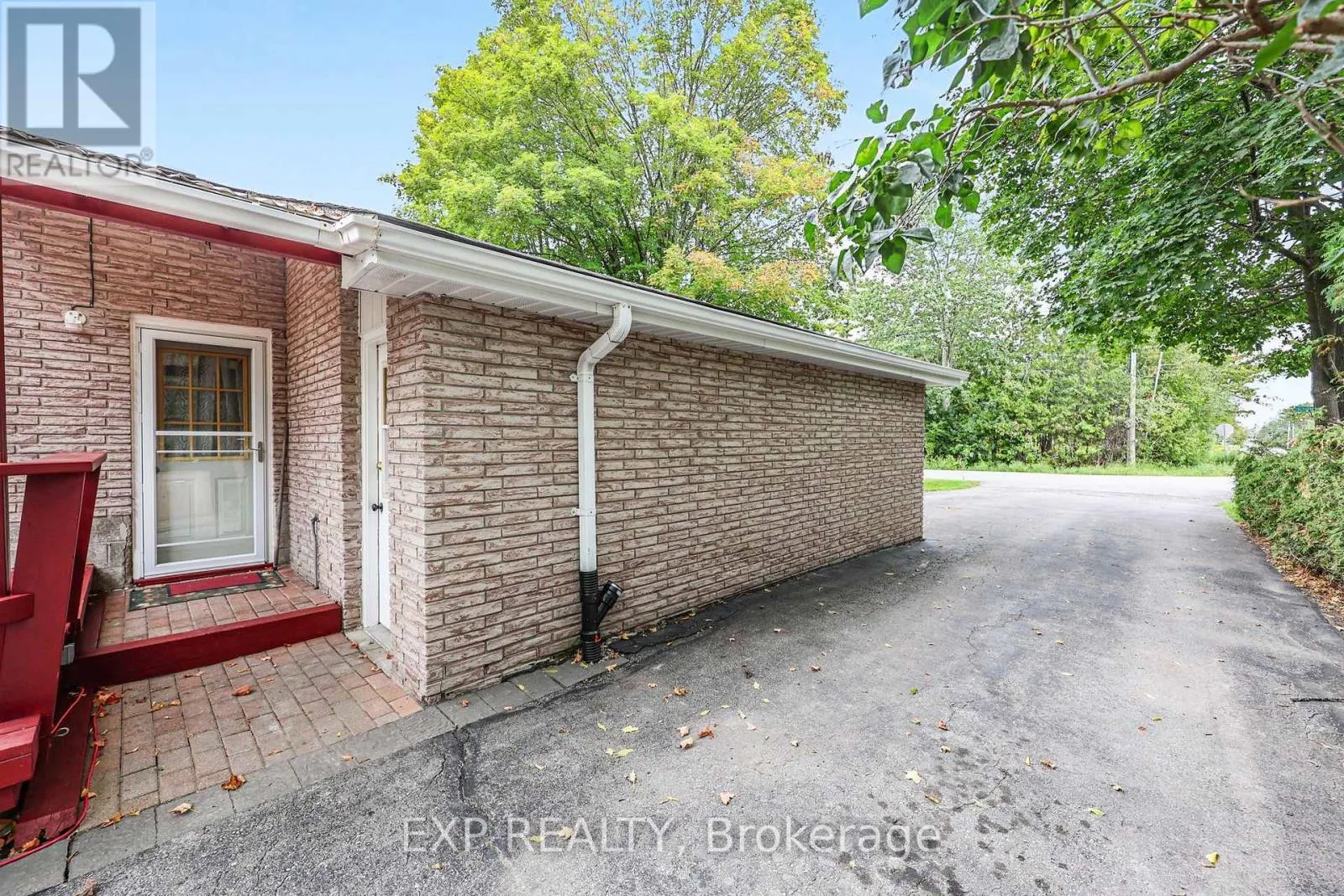 19 FAIRCREST AVENUE