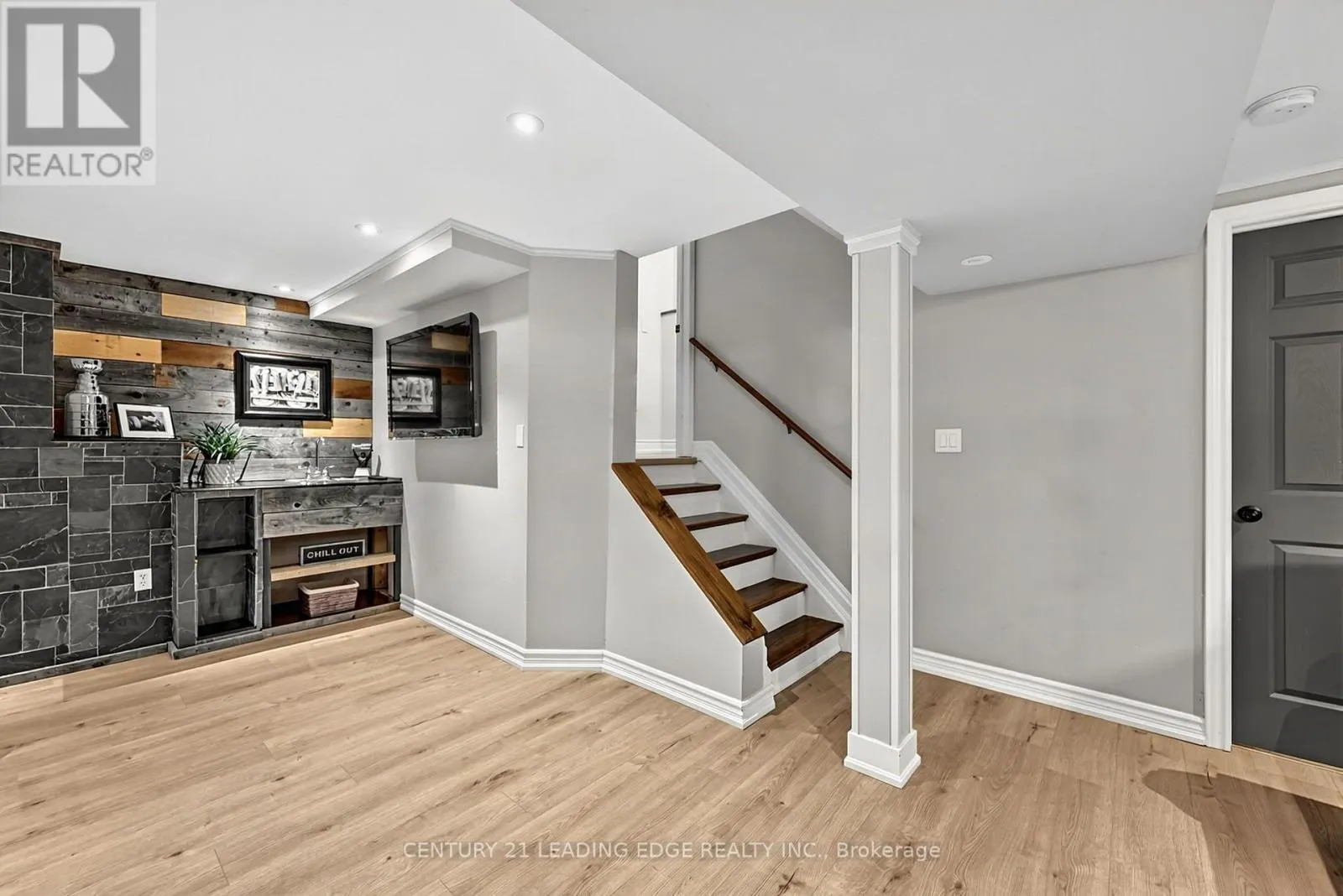 30 BOLSTER LANE