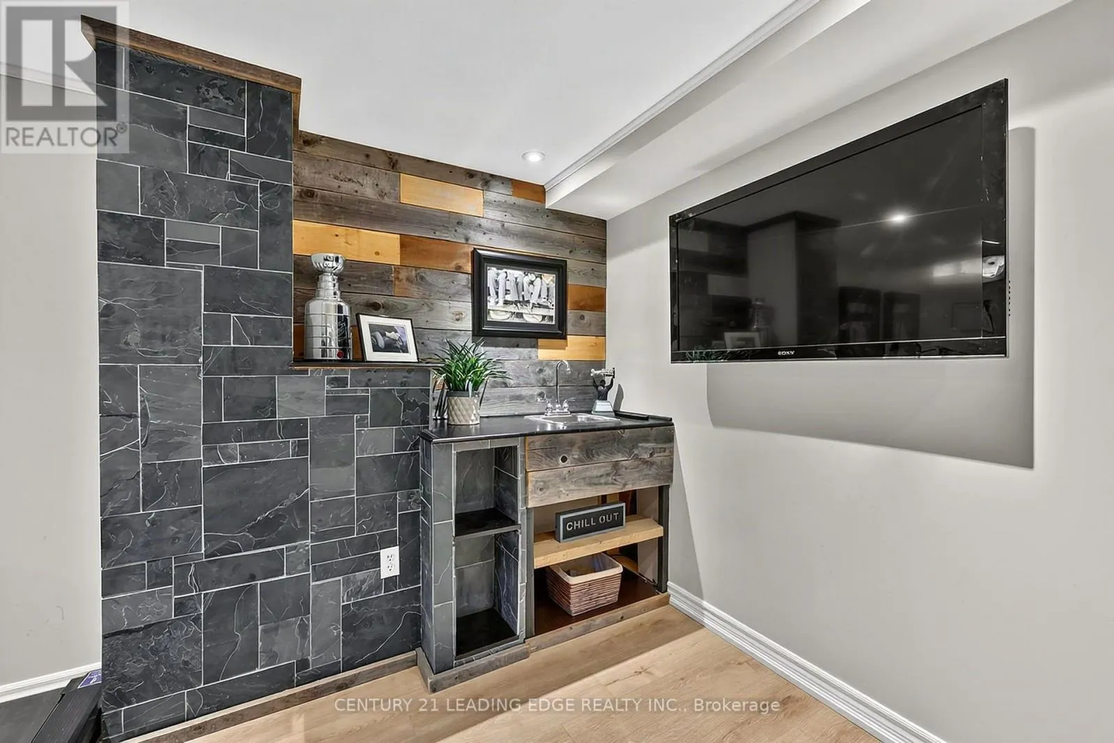 30 BOLSTER LANE