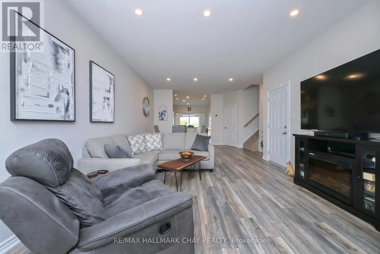 25 KINGSMERE CRESCENT