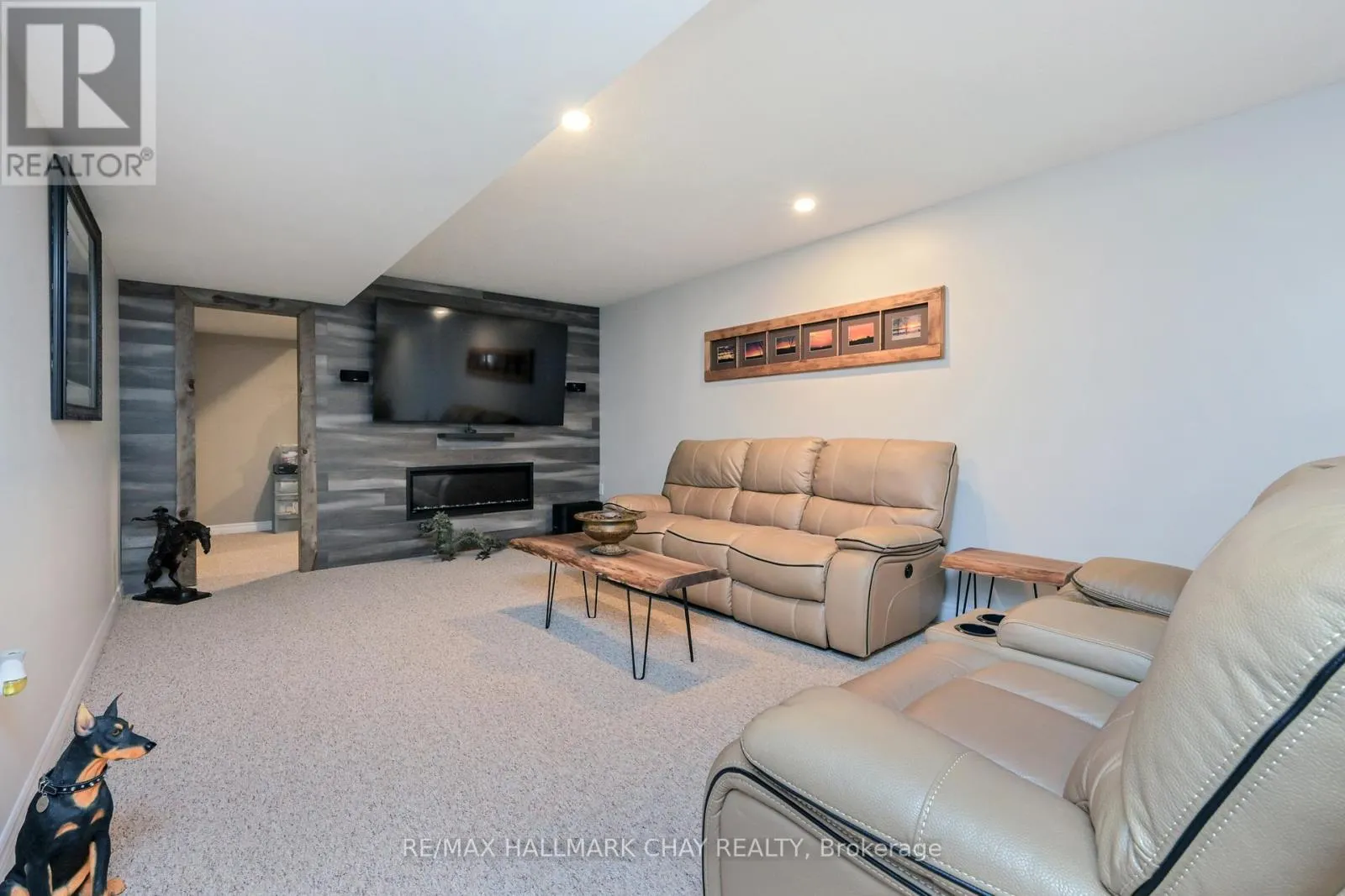 25 KINGSMERE CRESCENT
