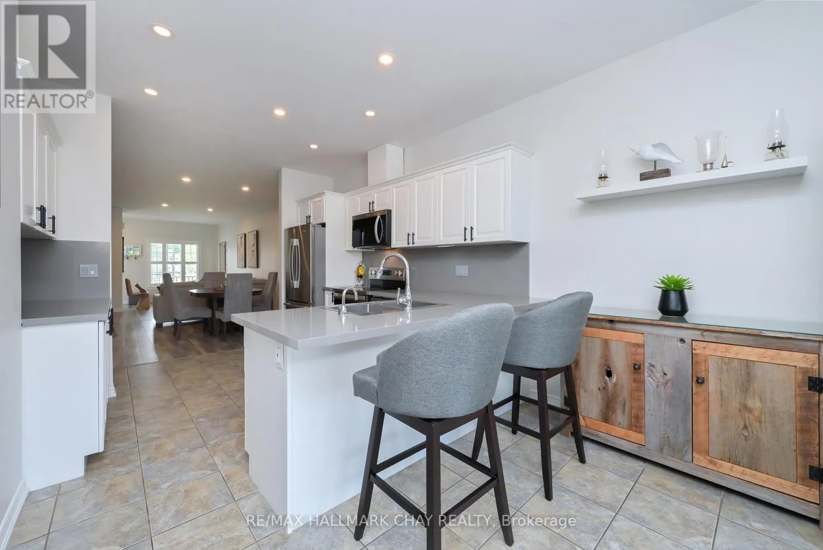 25 KINGSMERE CRESCENT
