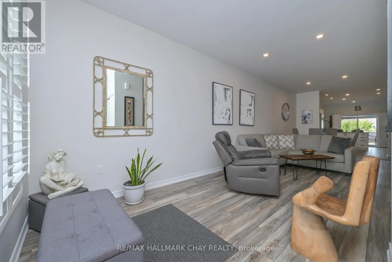 25 KINGSMERE CRESCENT