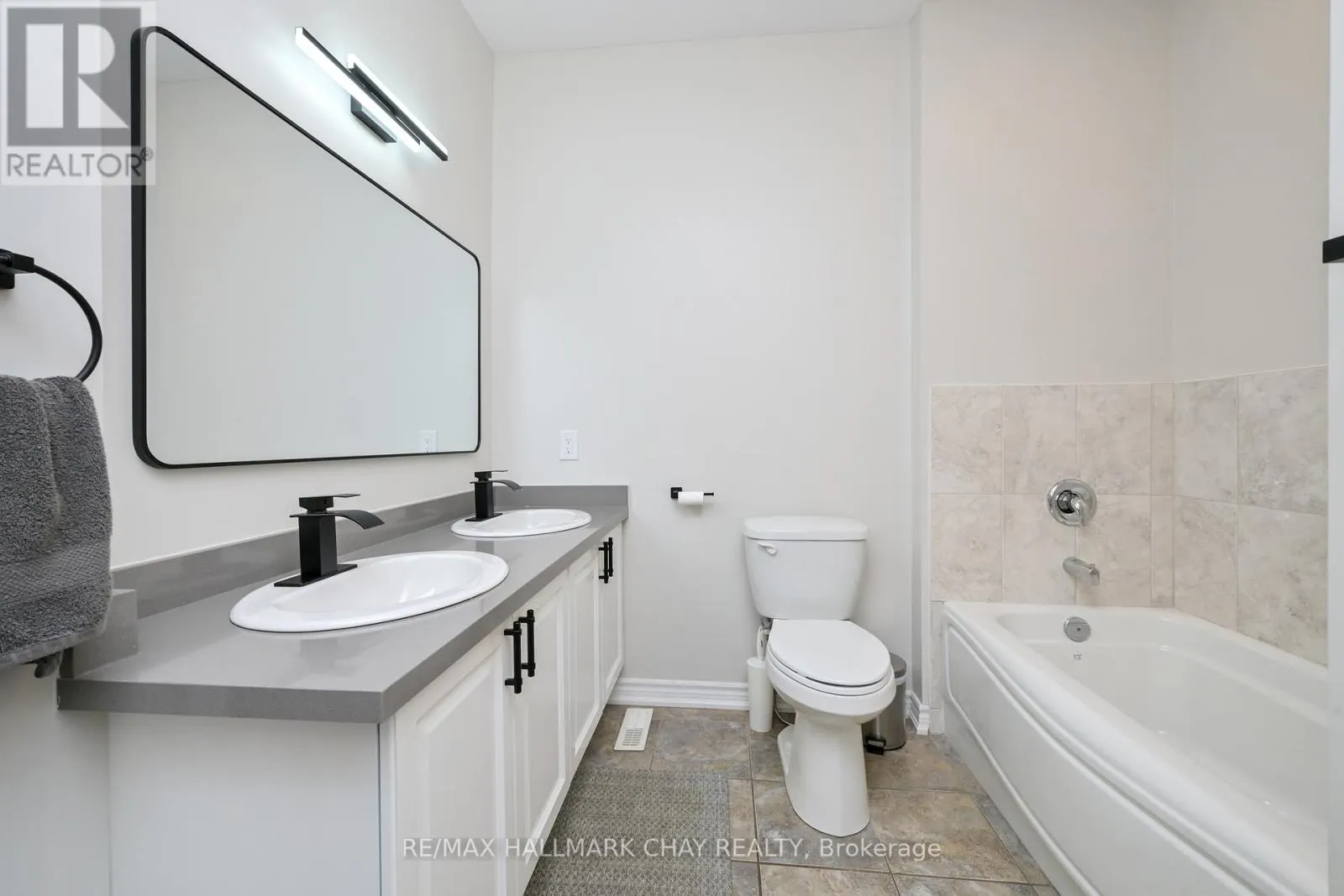 25 KINGSMERE CRESCENT