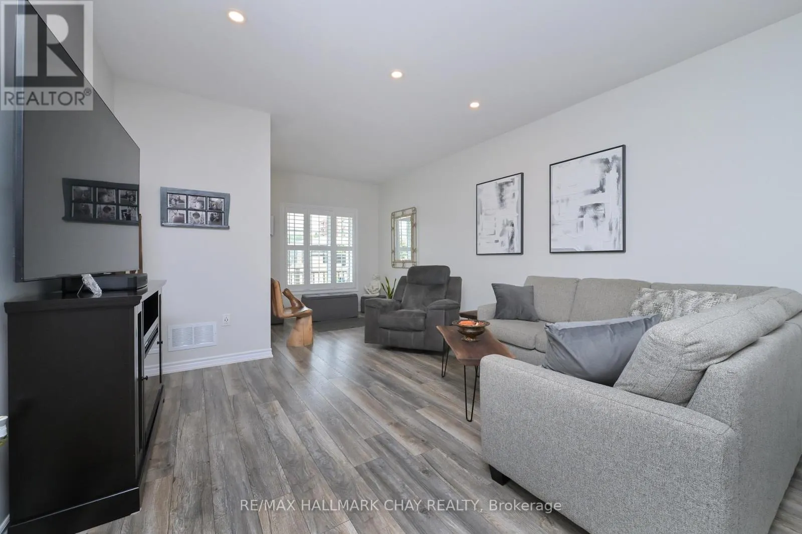 25 KINGSMERE CRESCENT