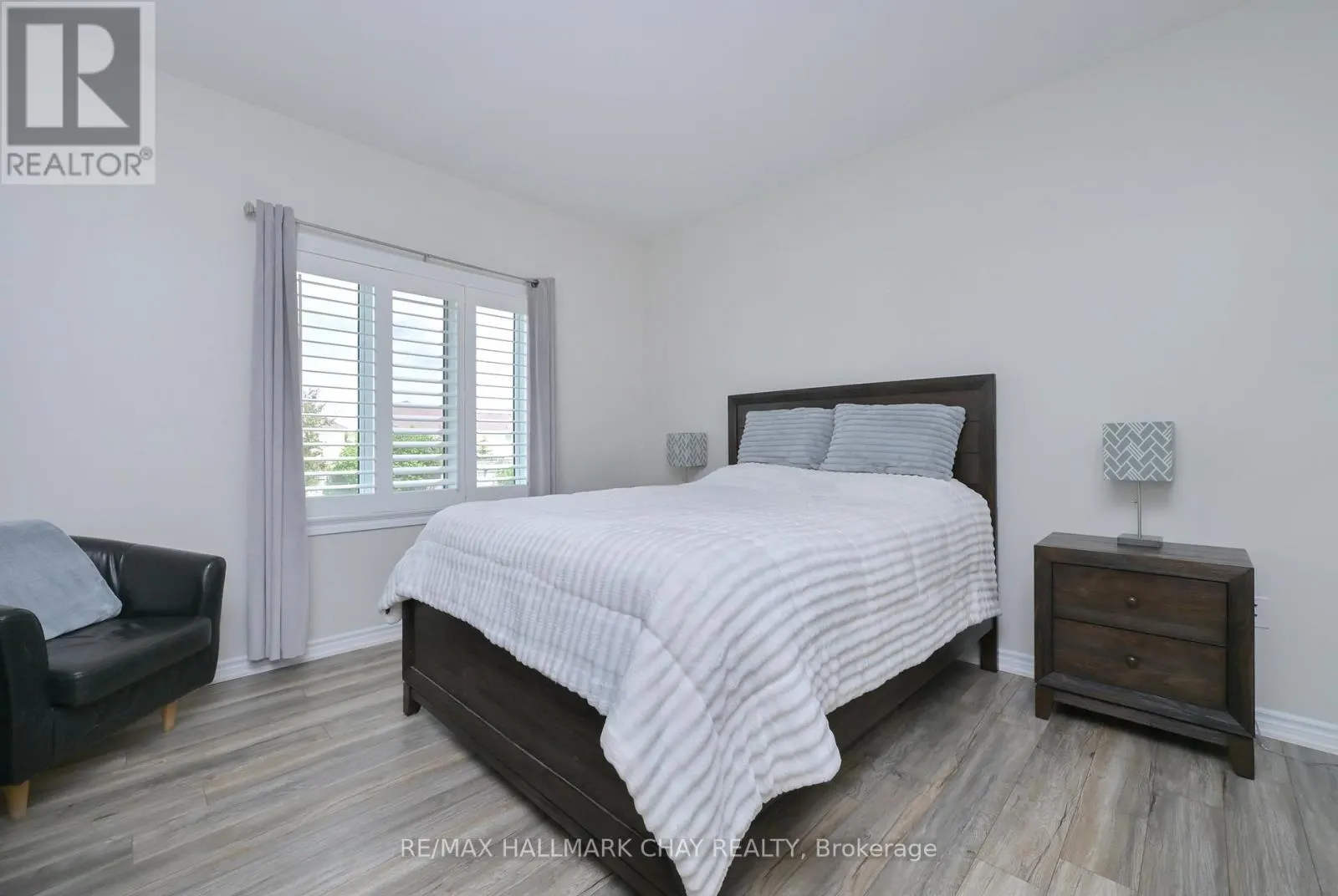 25 KINGSMERE CRESCENT