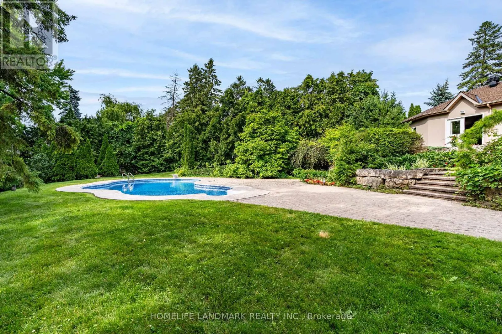 14 MEADOW HEIGHTS COURT