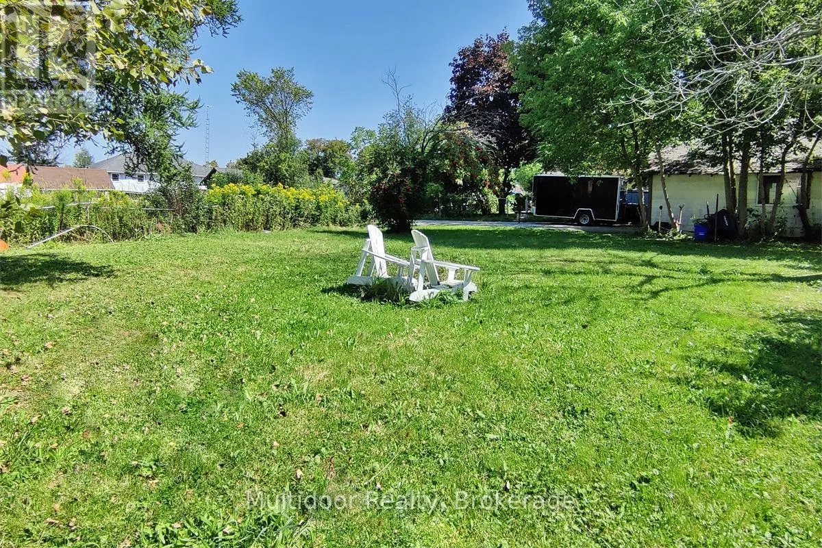 1058 ISABELLA STREET