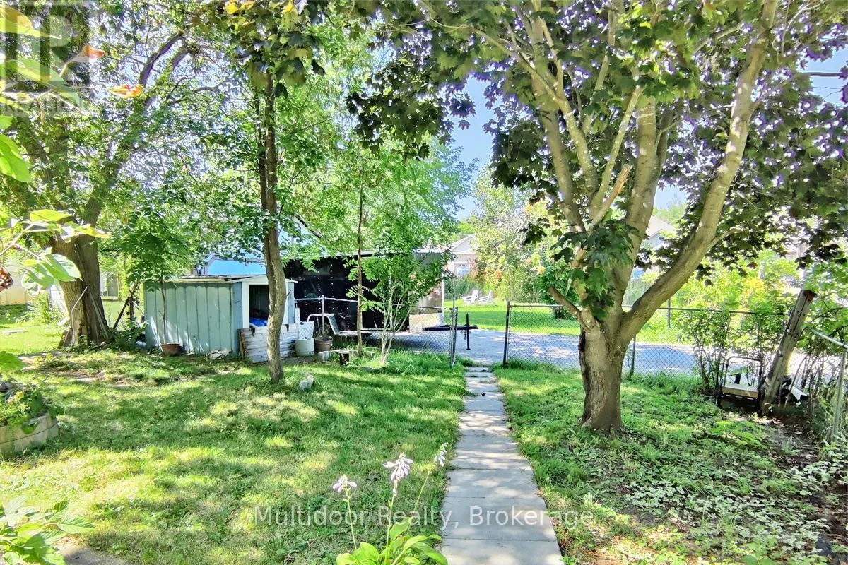 1058 ISABELLA STREET