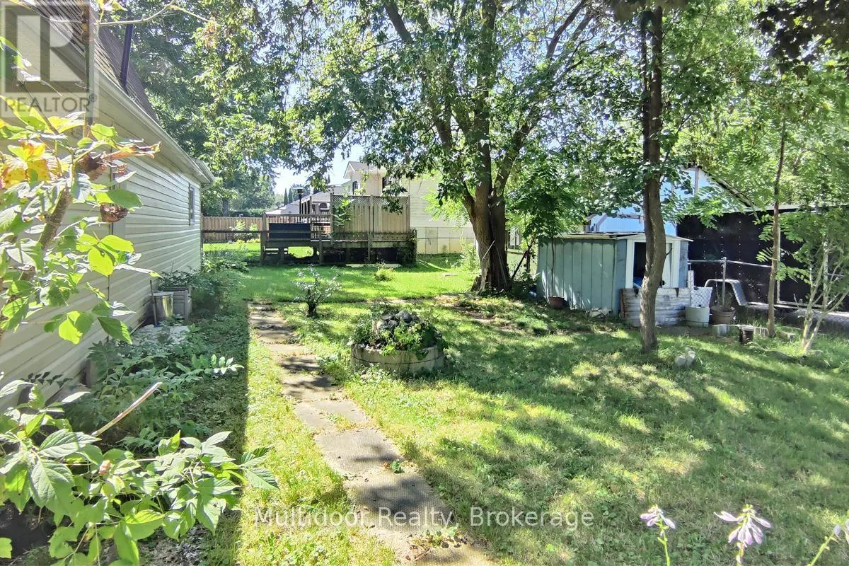 1058 ISABELLA STREET