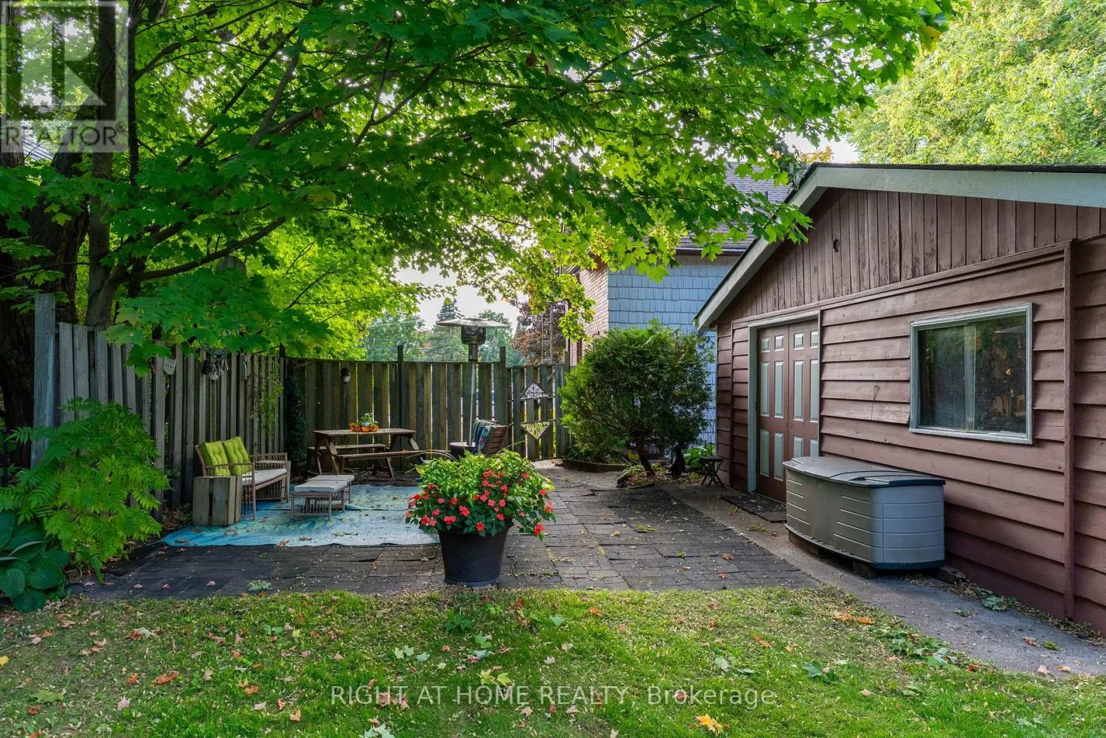 220 BARRIE STREET