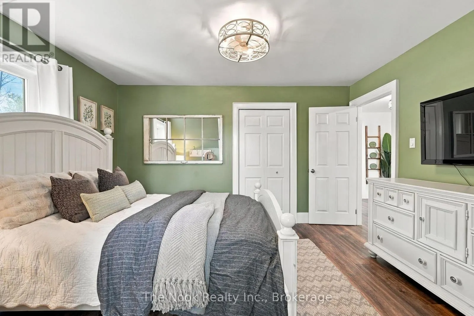 19 MUSTARD STREET