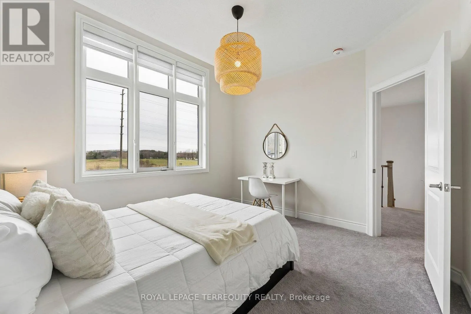 7 BALLANVIEW COURT