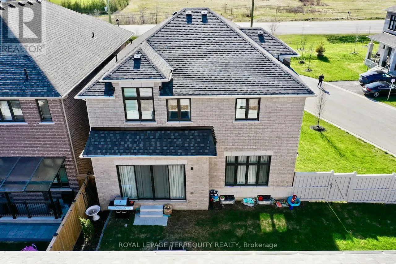 7 BALLANVIEW COURT
