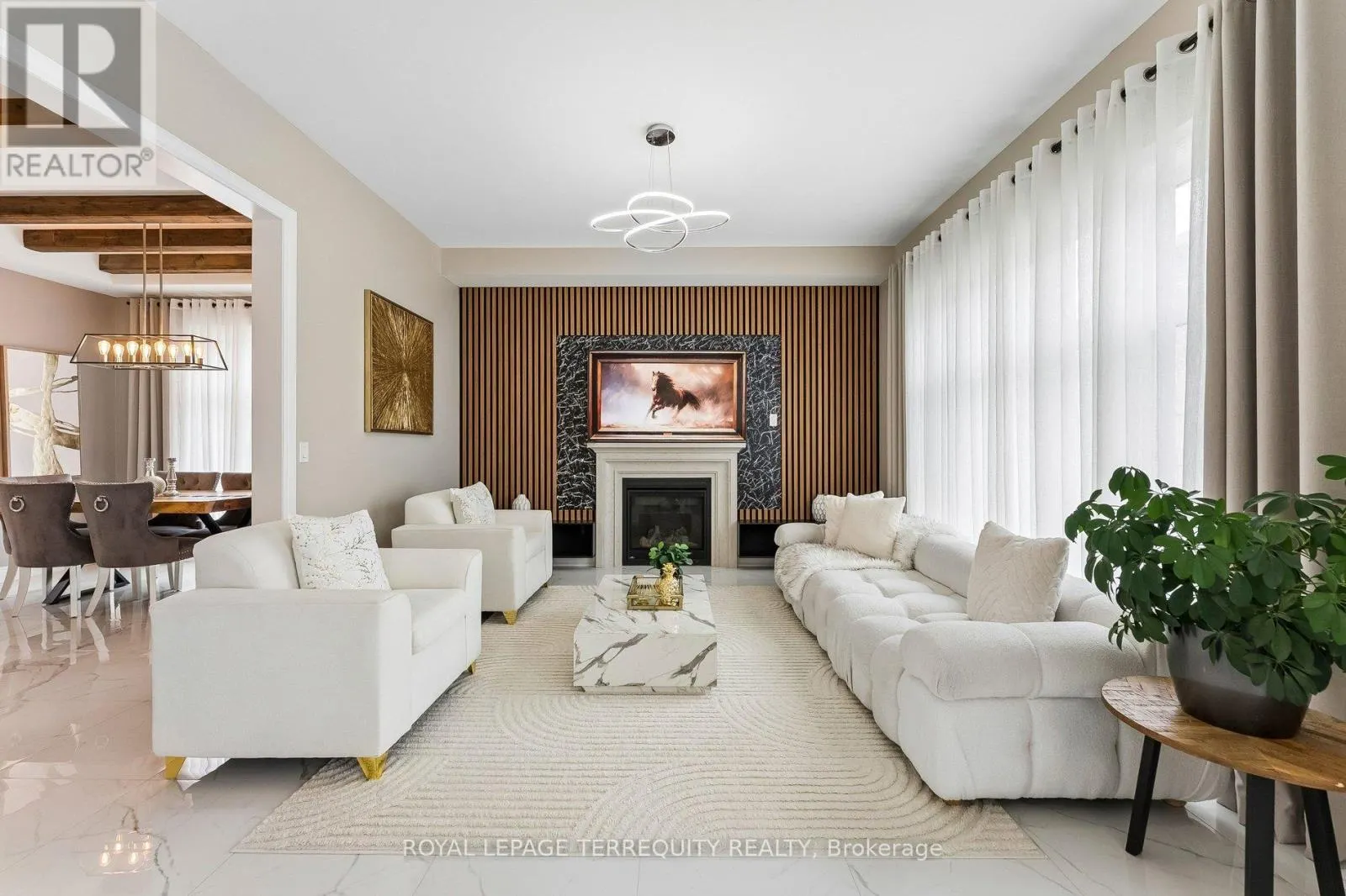 7 BALLANVIEW COURT