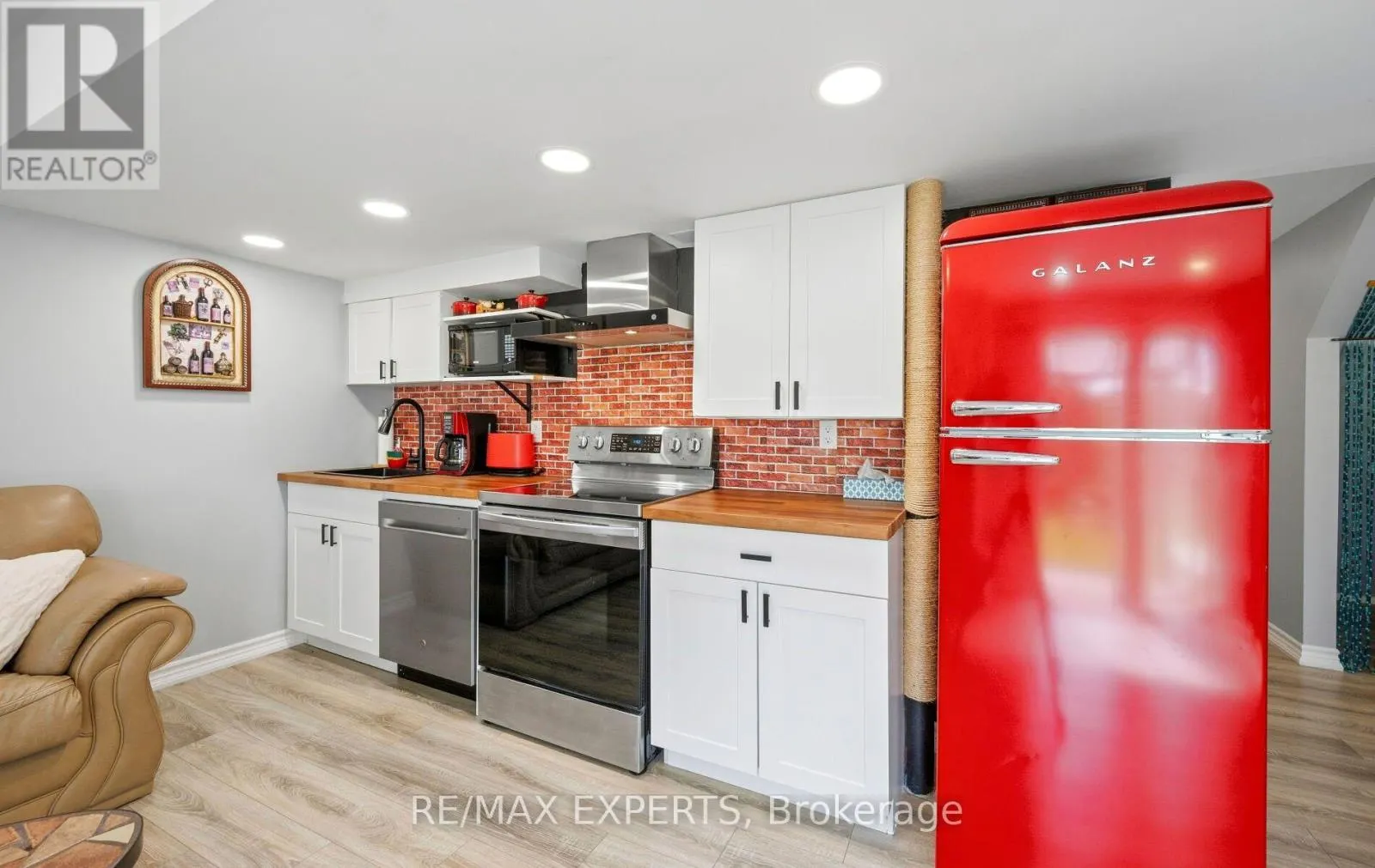 939 GREEN STREET