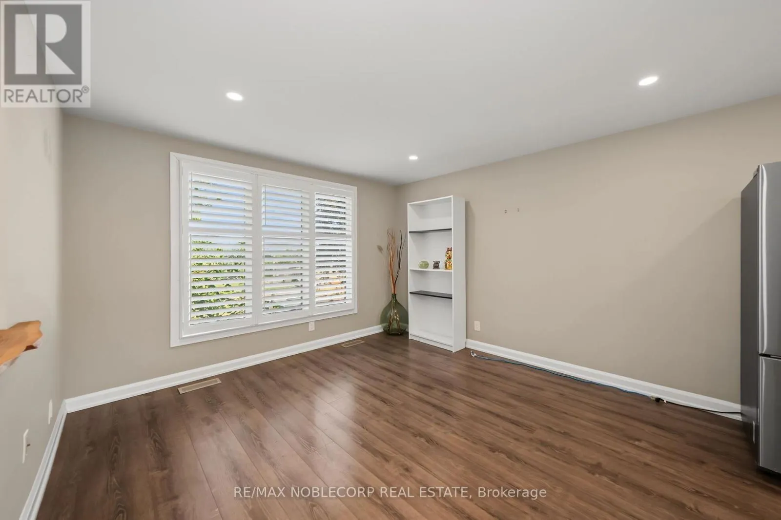 166 COLLINGS AVENUE