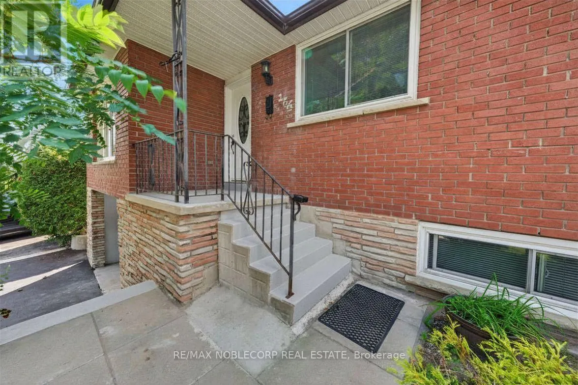 166 COLLINGS AVENUE