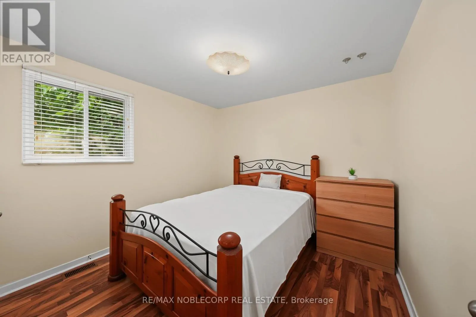 166 COLLINGS AVENUE