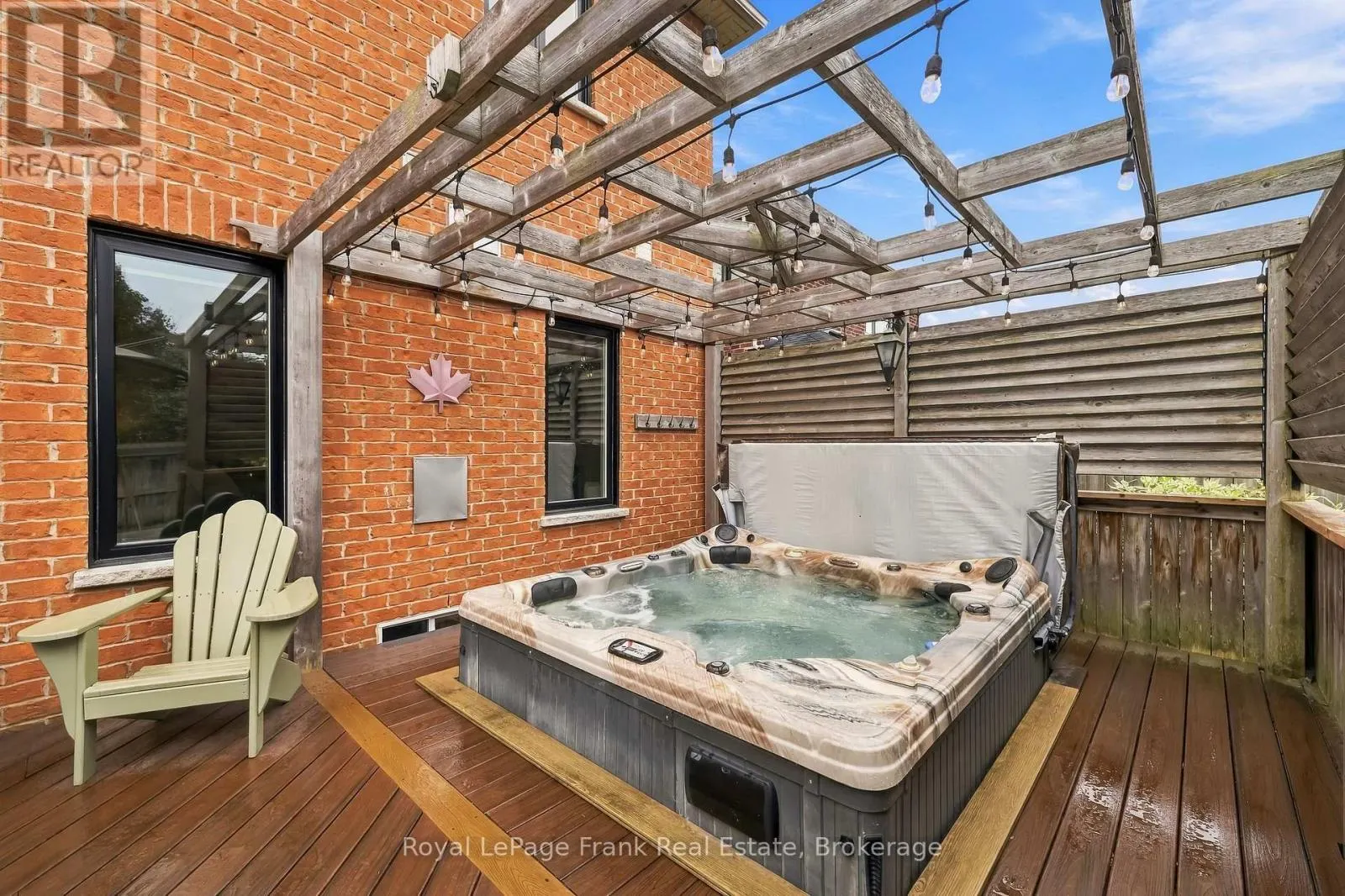 6 FOXBURY ROAD
