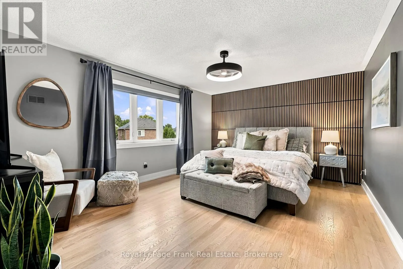 6 FOXBURY ROAD