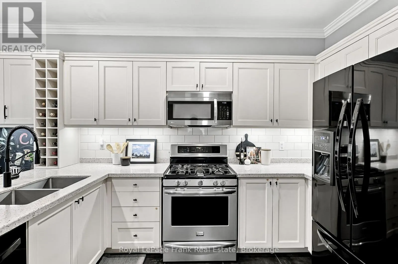 6 FOXBURY ROAD