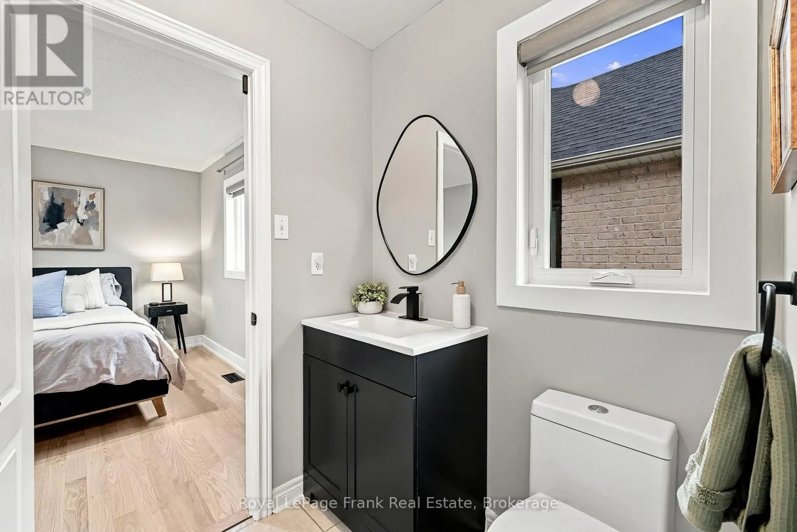6 FOXBURY ROAD