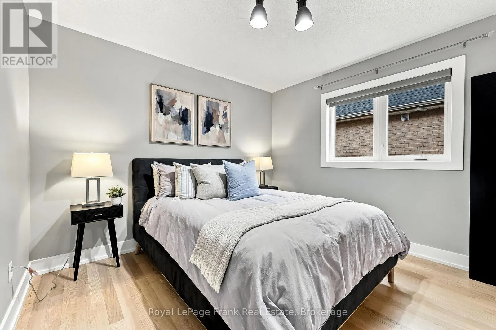 6 FOXBURY ROAD