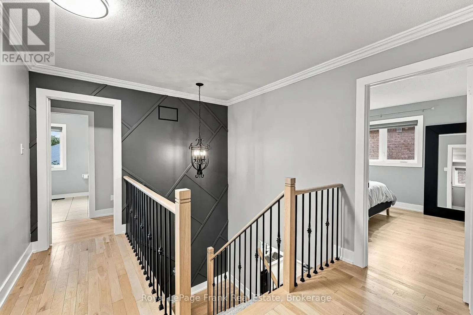 6 FOXBURY ROAD