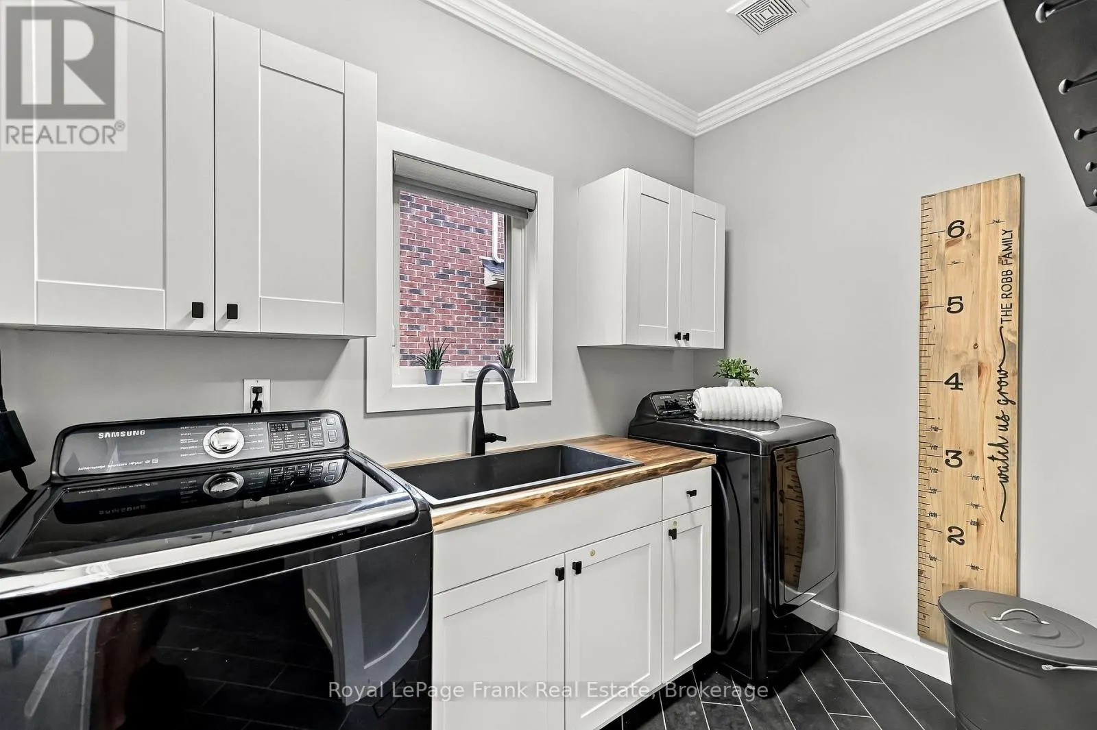 6 FOXBURY ROAD
