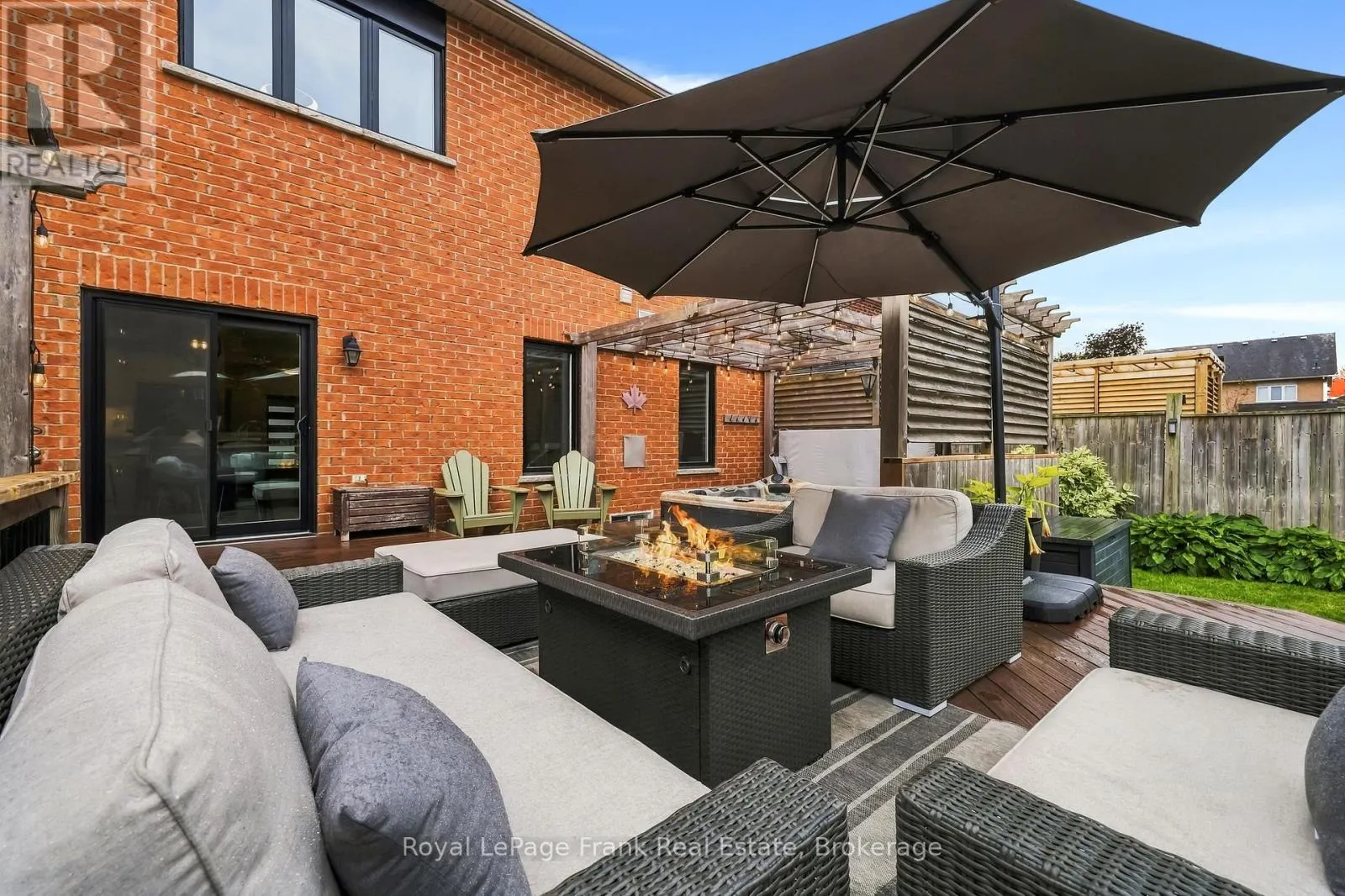 6 FOXBURY ROAD