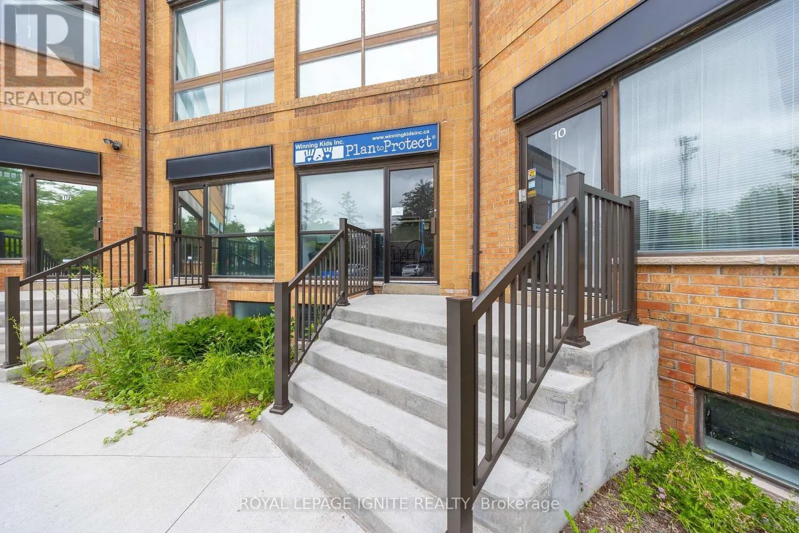 11 - 117 RINGWOOD DRIVE