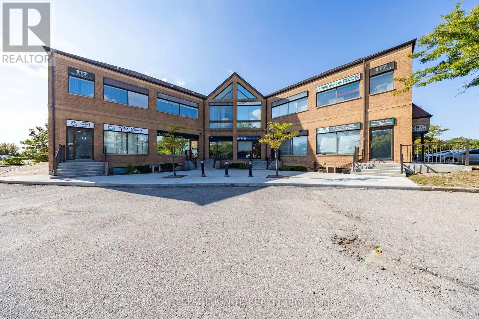 11 - 117 RINGWOOD DRIVE