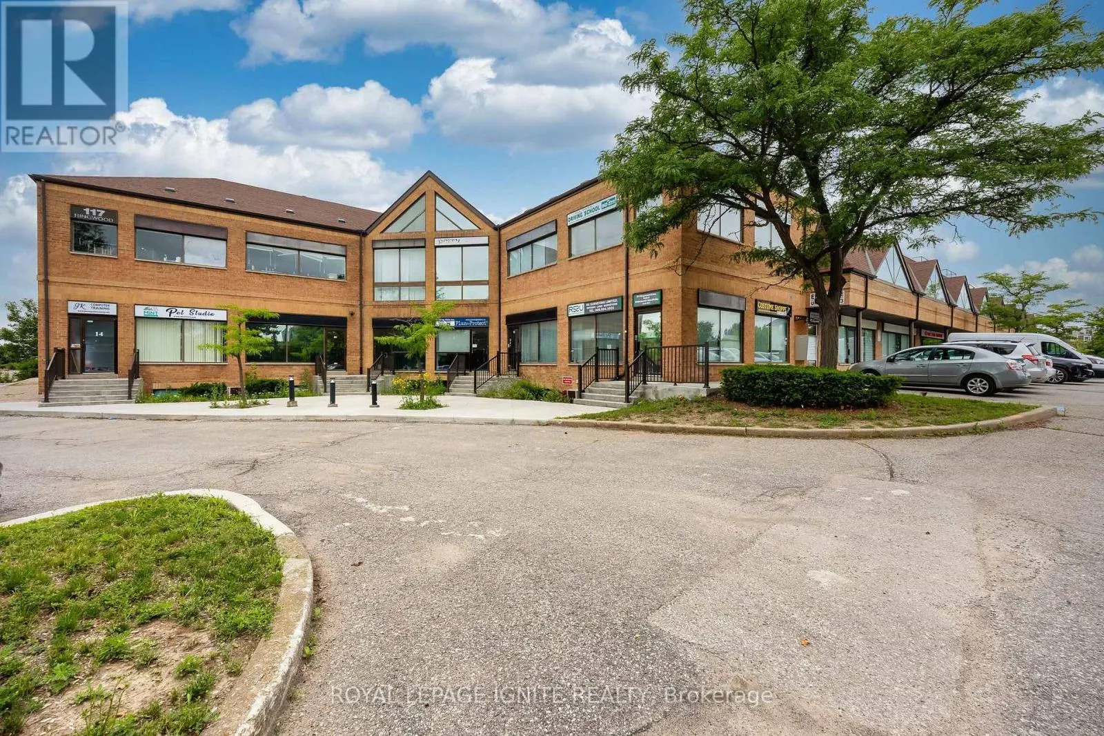 11 - 117 RINGWOOD DRIVE