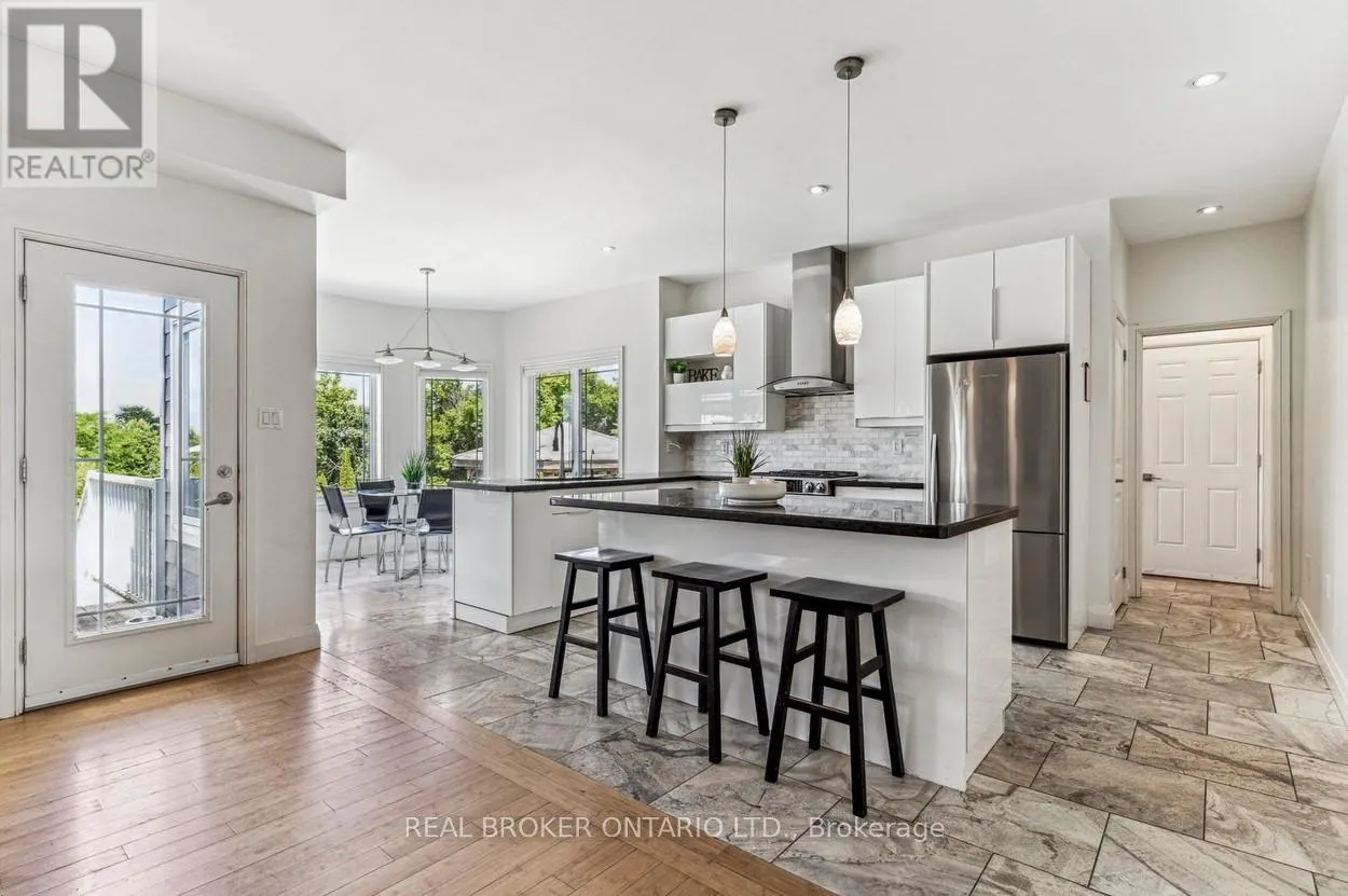 27 BAGSHAW CRESCENT