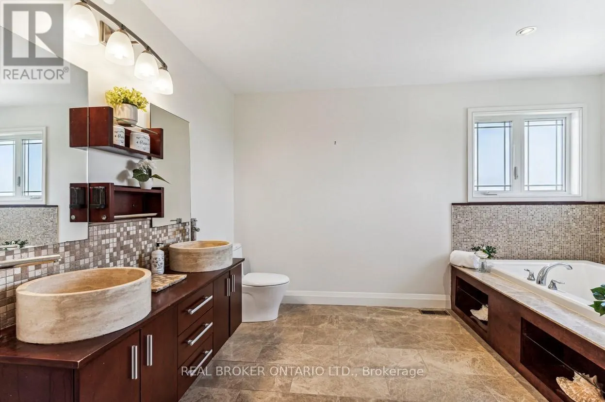 27 BAGSHAW CRESCENT