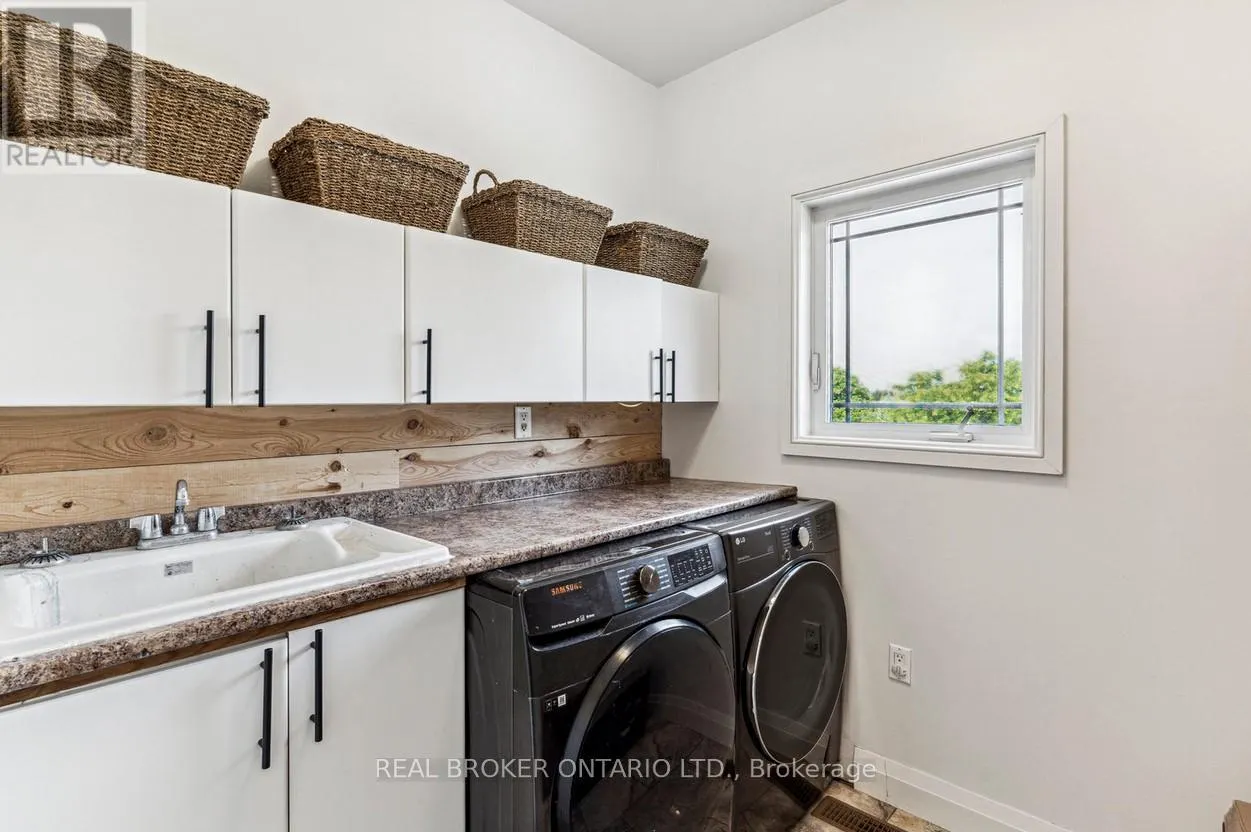 27 BAGSHAW CRESCENT