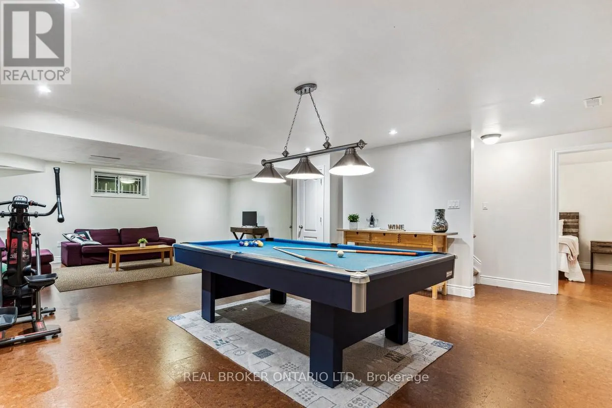 27 BAGSHAW CRESCENT