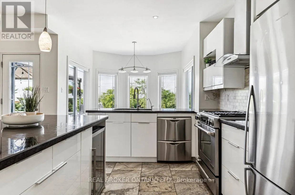 27 BAGSHAW CRESCENT