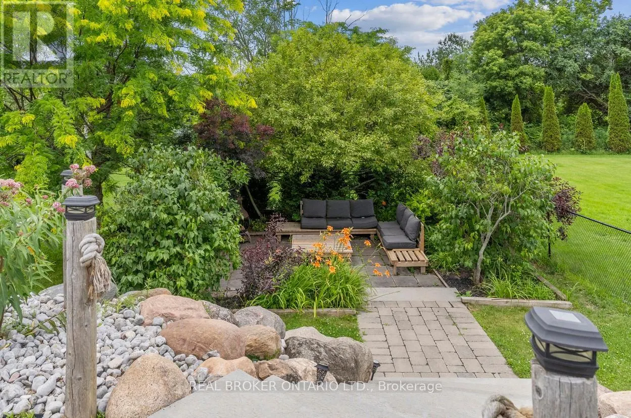 27 BAGSHAW CRESCENT
