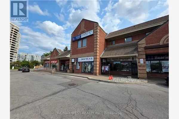 16A - 441 CLARK AVENUE W
