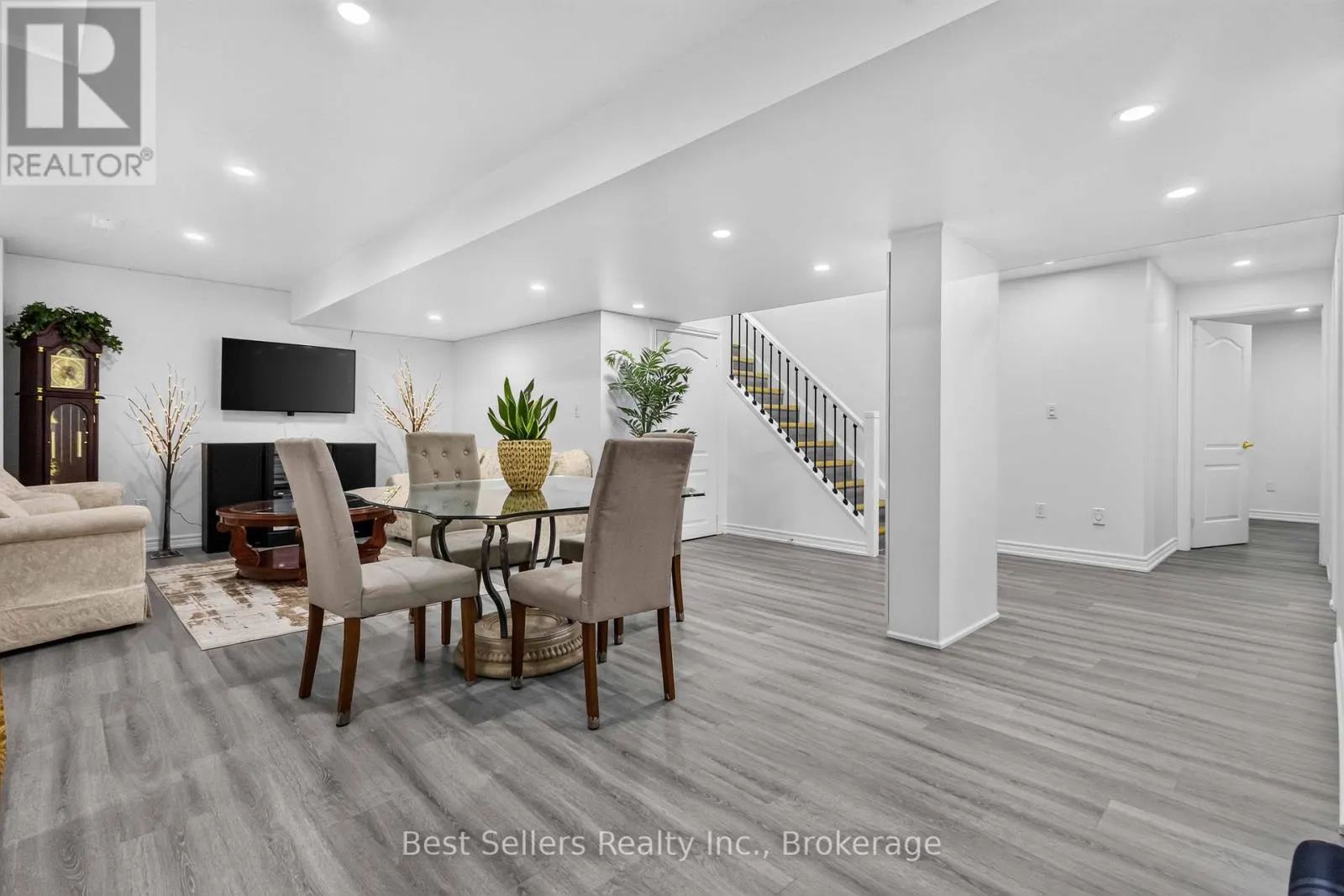 61 BRAITH CRESCENT