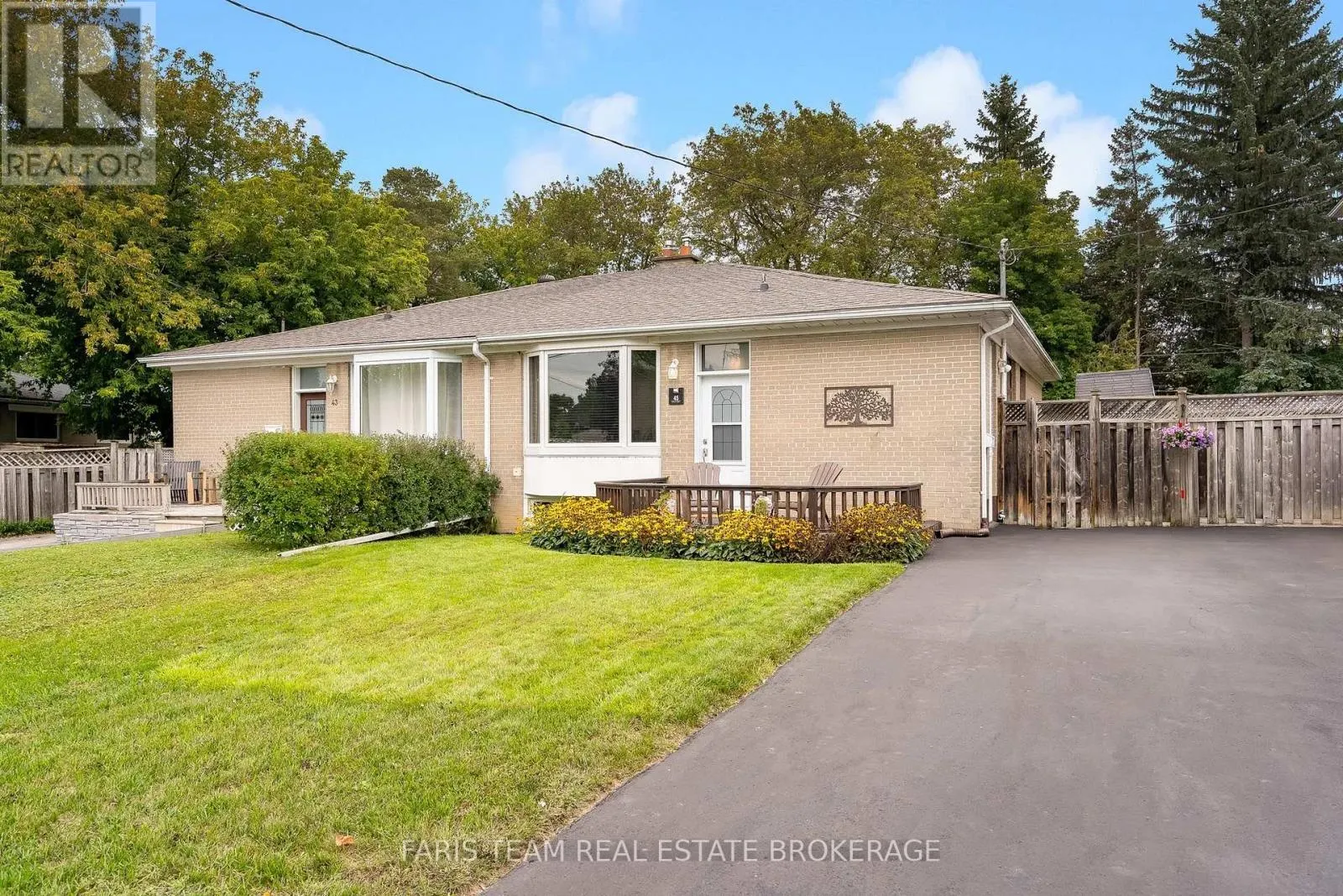 45 BAILEY CRESCENT