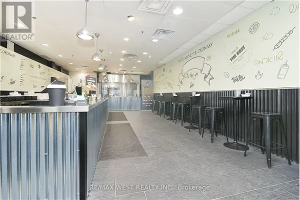 21 - 1118 CENTRE STREET