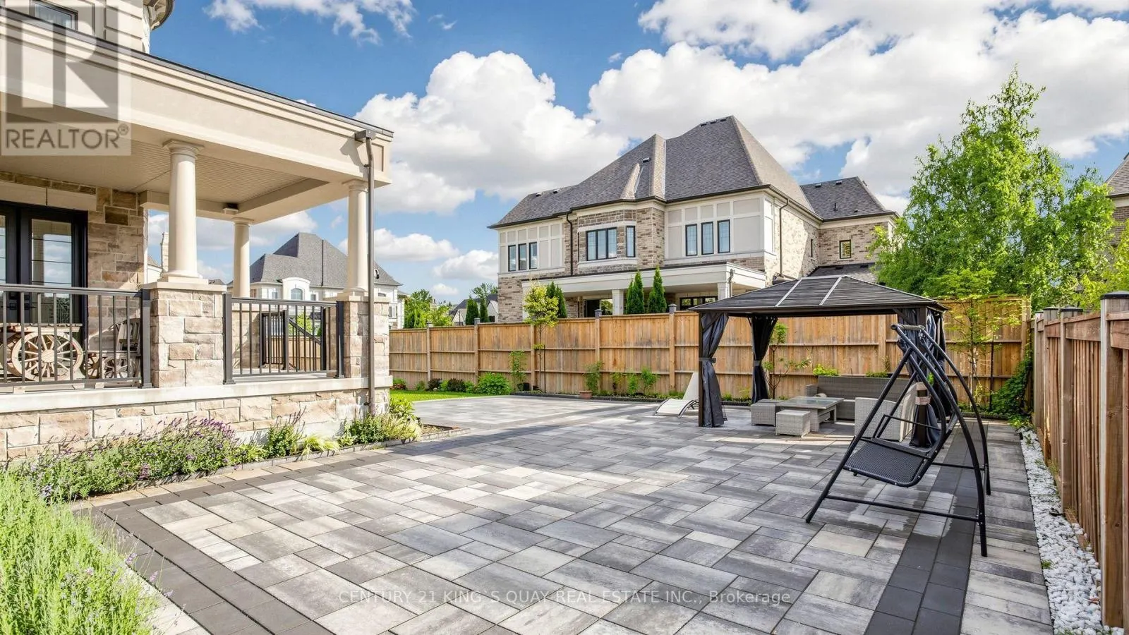 3 SIR HENRY COURT
