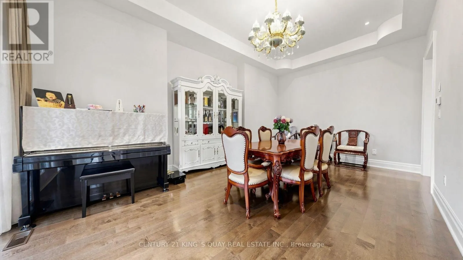 3 SIR HENRY COURT