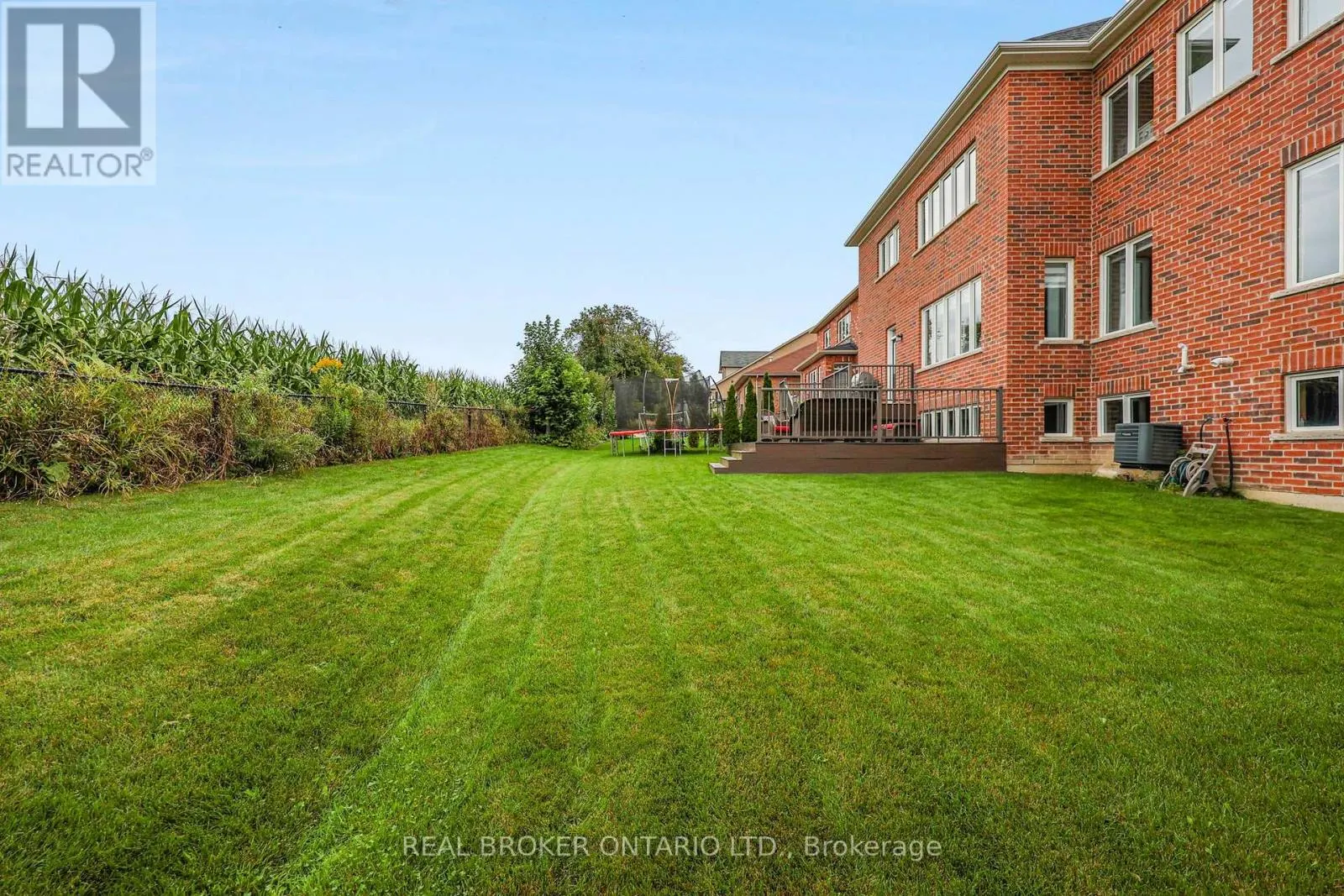 64 MANOR GLEN CRESCENT