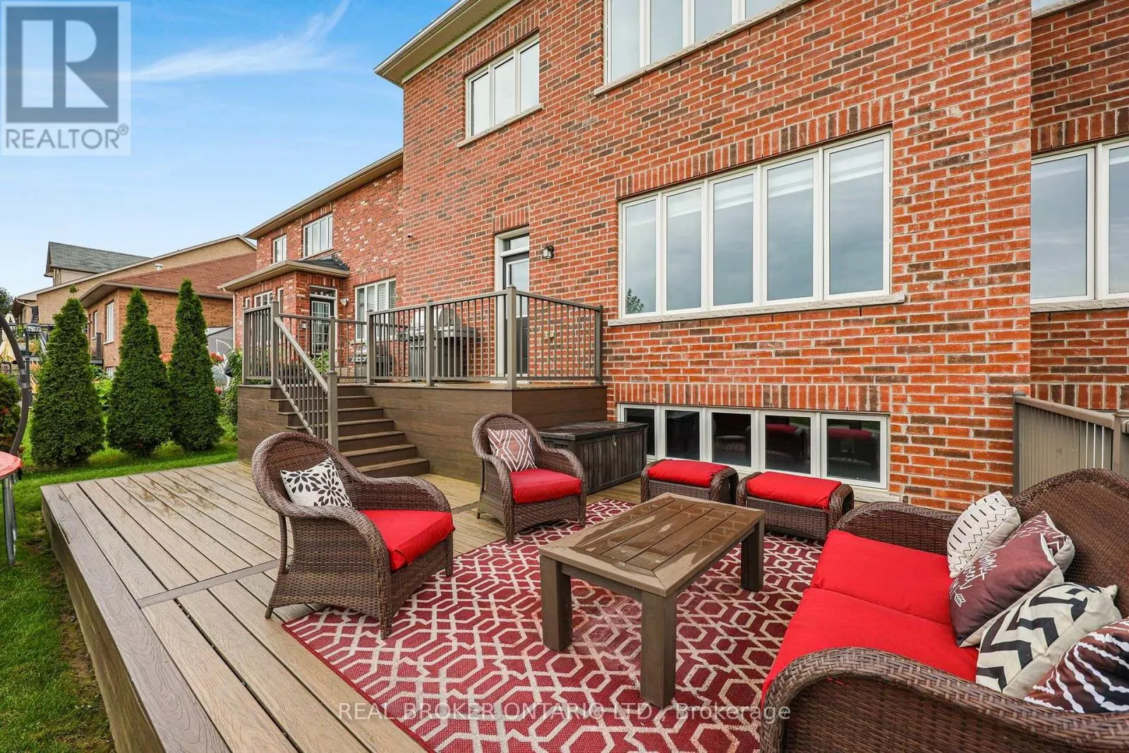 64 MANOR GLEN CRESCENT