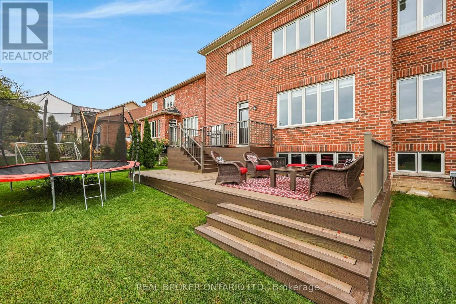 64 MANOR GLEN CRESCENT